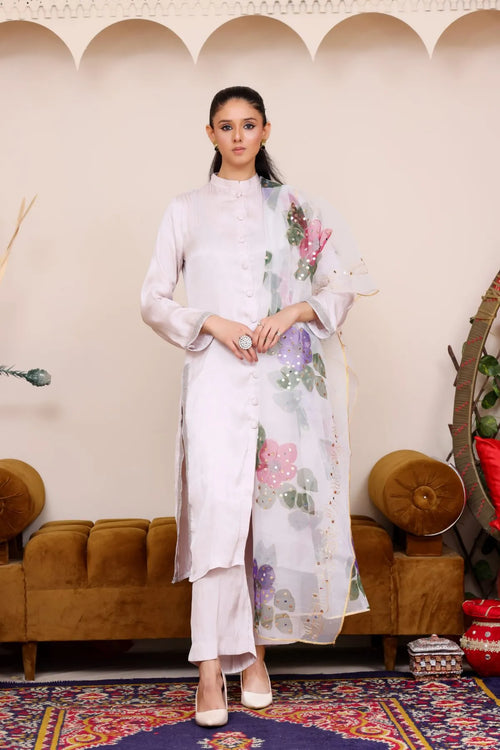 Halka Gulabi – Suit with Organza Dupatta