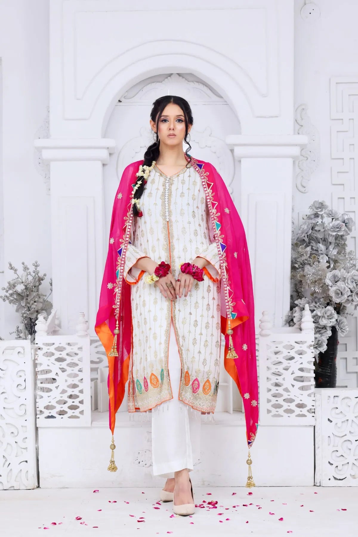 Chiffon elegance – Ivory & Fuchsia